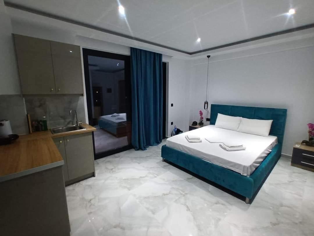 Central Studios Apartments Аликанас Екстериор снимка