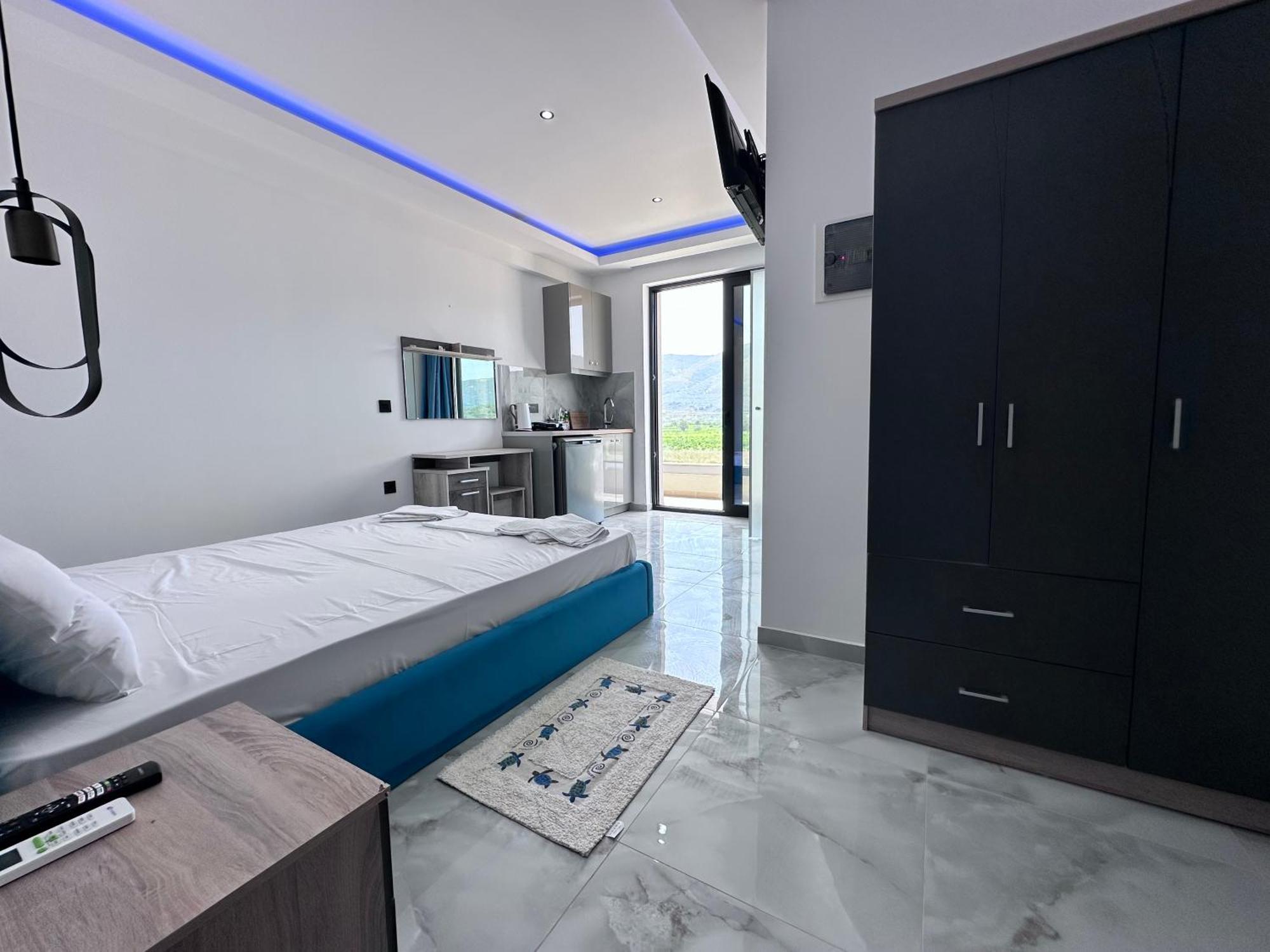 Central Studios Apartments Аликанас Екстериор снимка
