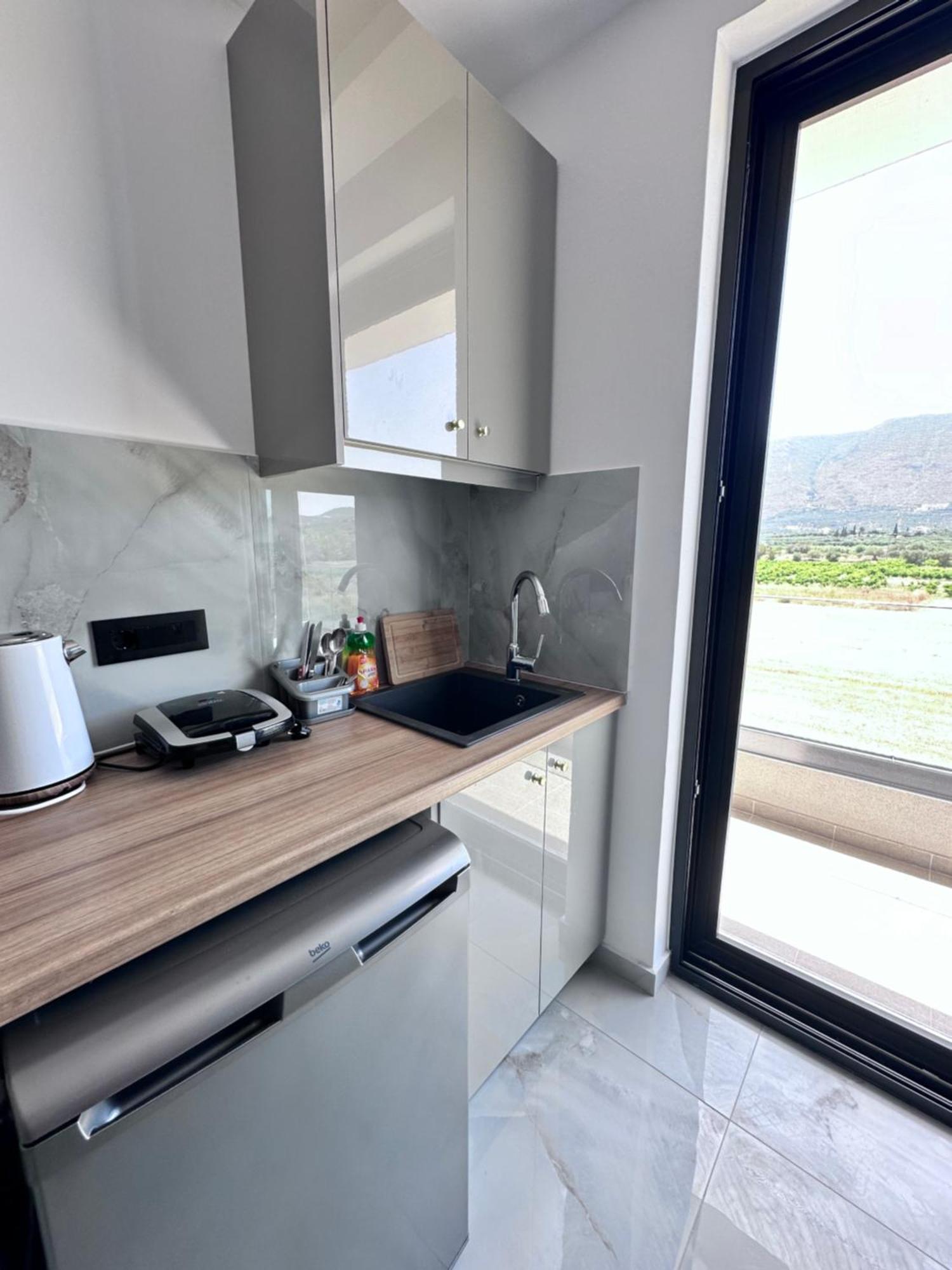 Central Studios Apartments Аликанас Екстериор снимка