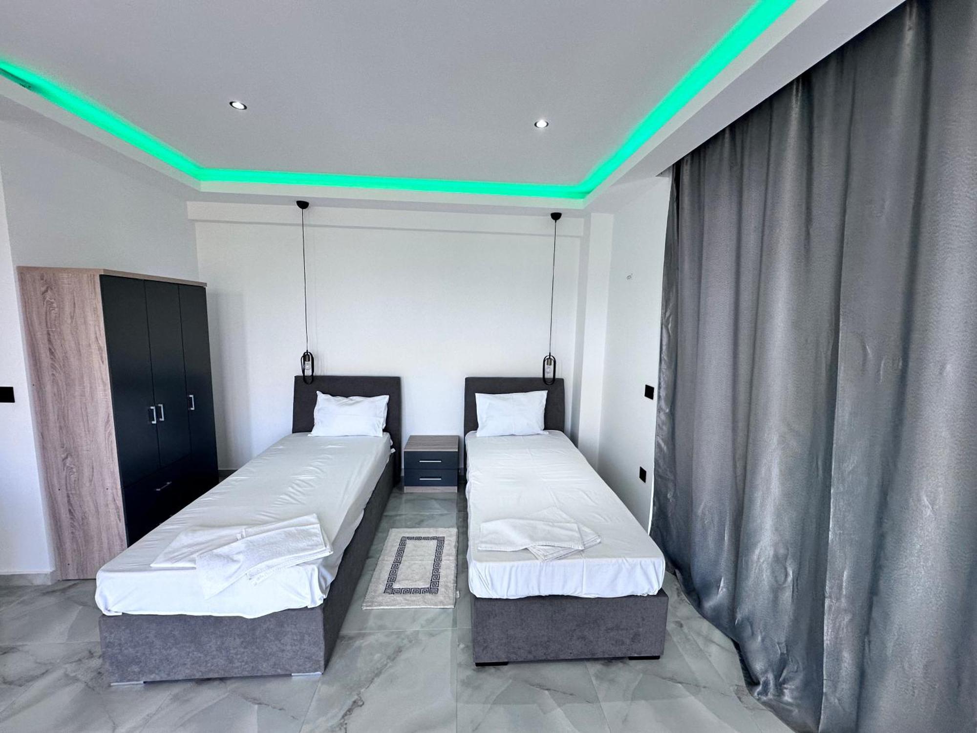 Central Studios Apartments Аликанас Екстериор снимка