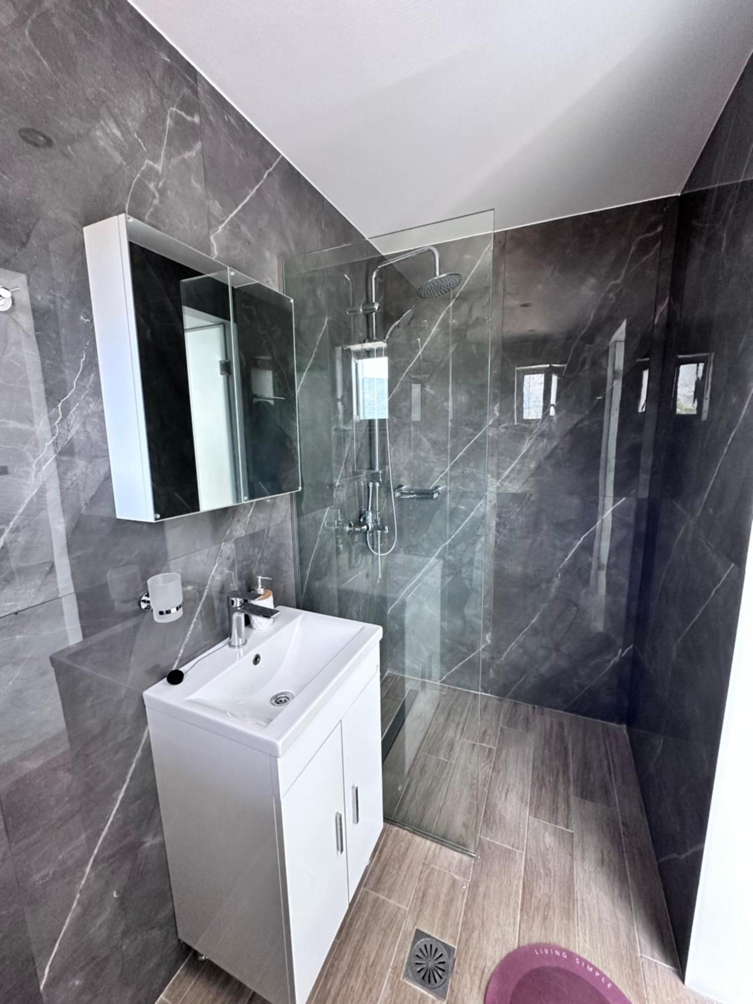 Central Studios Apartments Аликанас Екстериор снимка