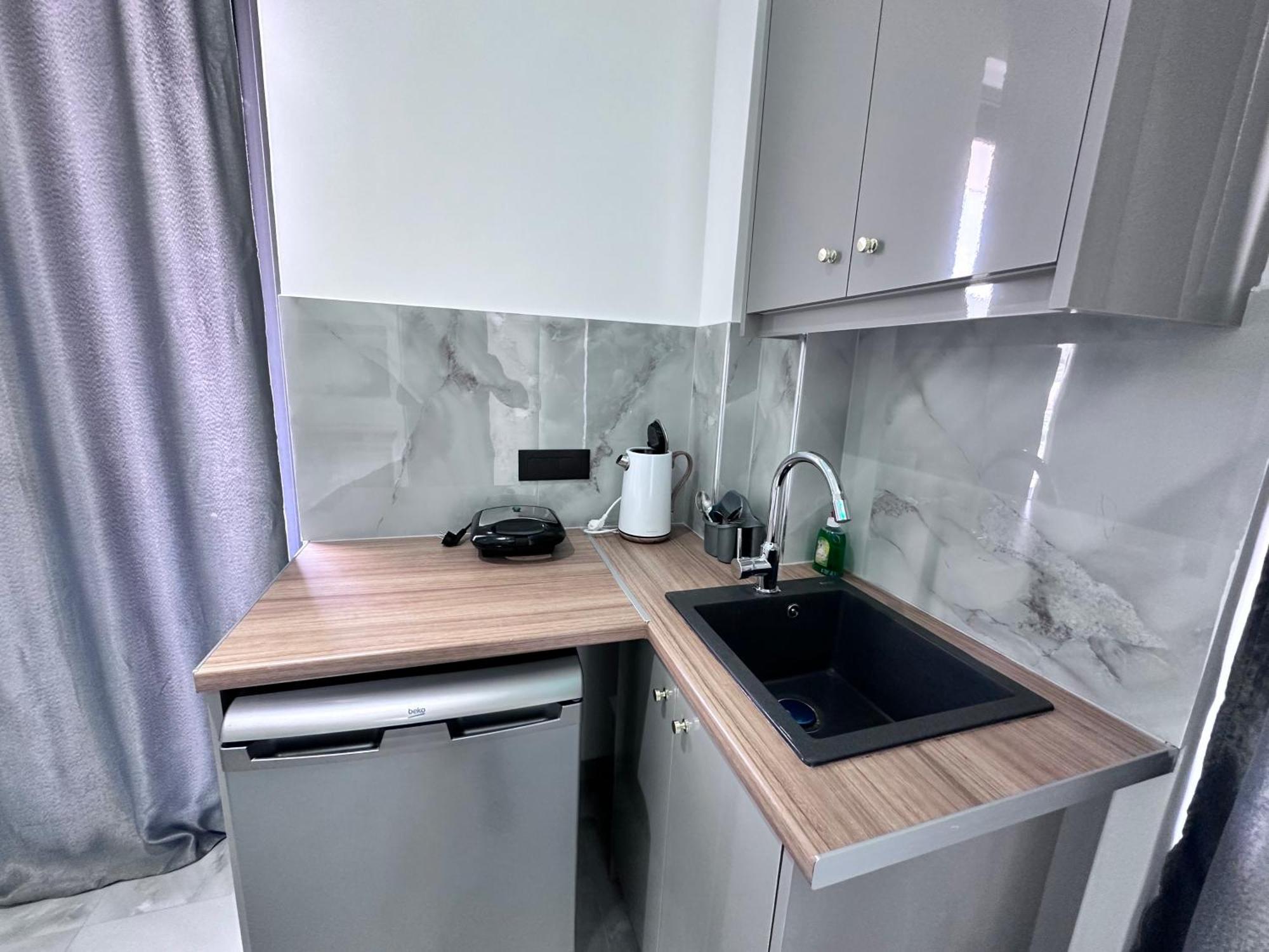 Central Studios Apartments Аликанас Екстериор снимка