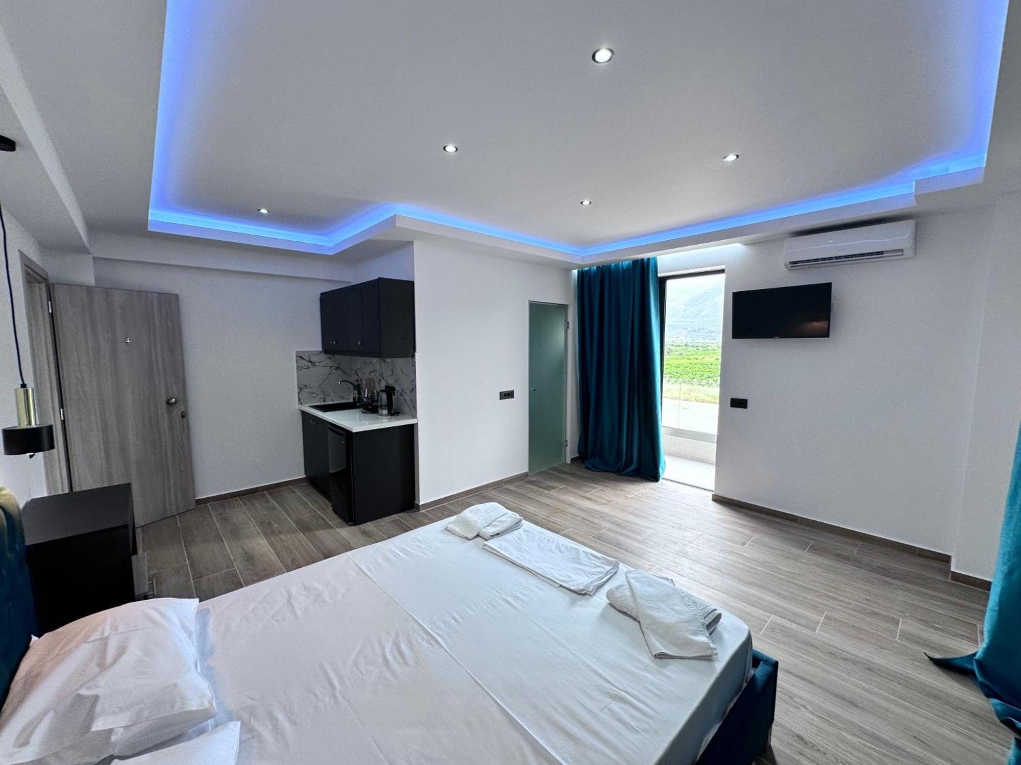 Central Studios Apartments Аликанас Екстериор снимка