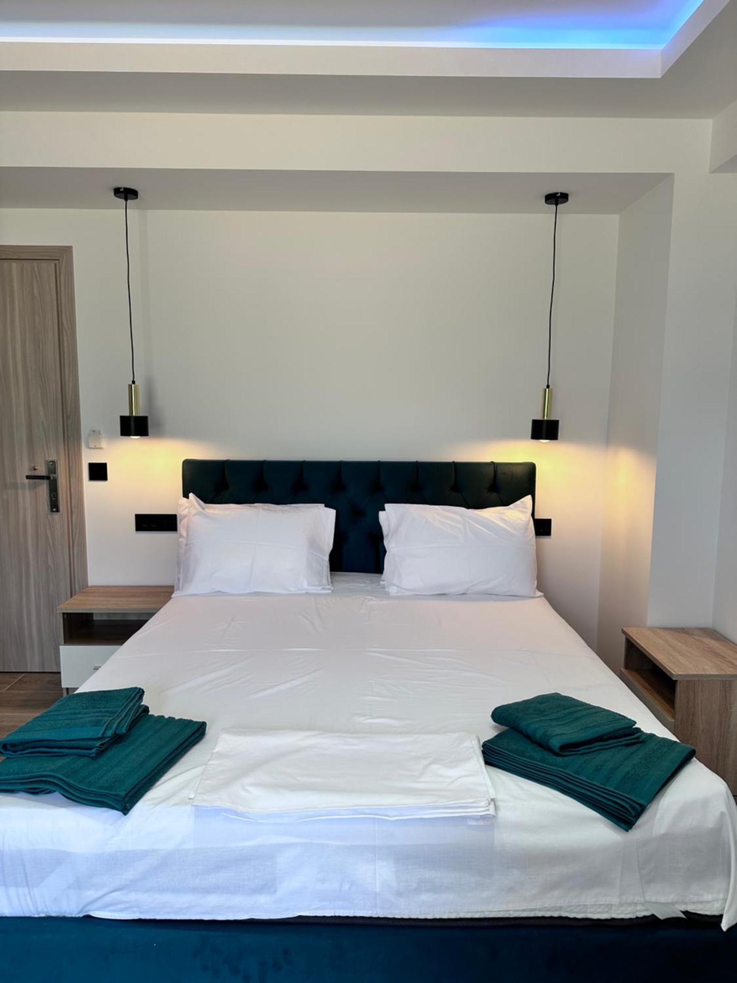 Central Studios Apartments Аликанас Екстериор снимка